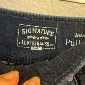 Signature Levi Strauss Jeans
